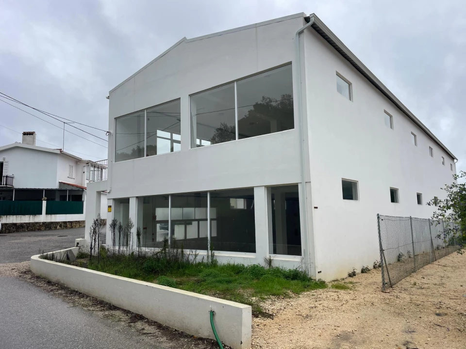 Armazém para Venda em Salir de Matos Foto 2