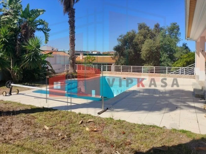 Moradia T3 para Venda em Sesimbra (Castelo) Foto 4