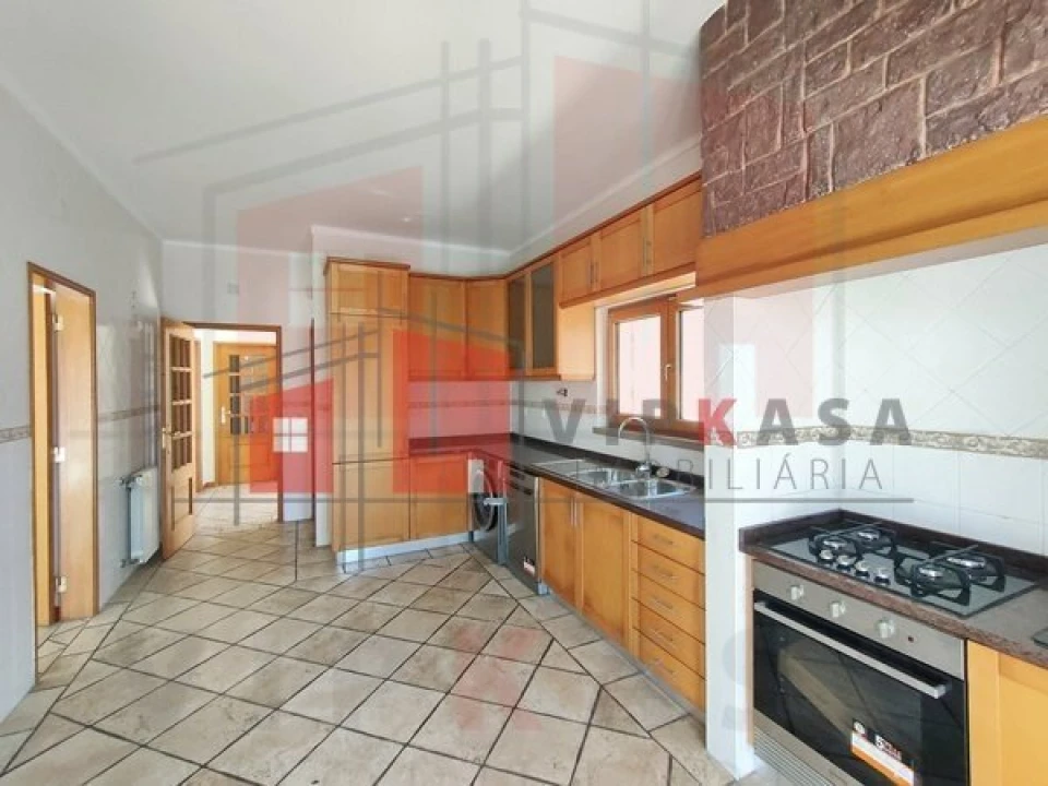 Moradia T3 para Venda em Sesimbra (Castelo) Foto 12