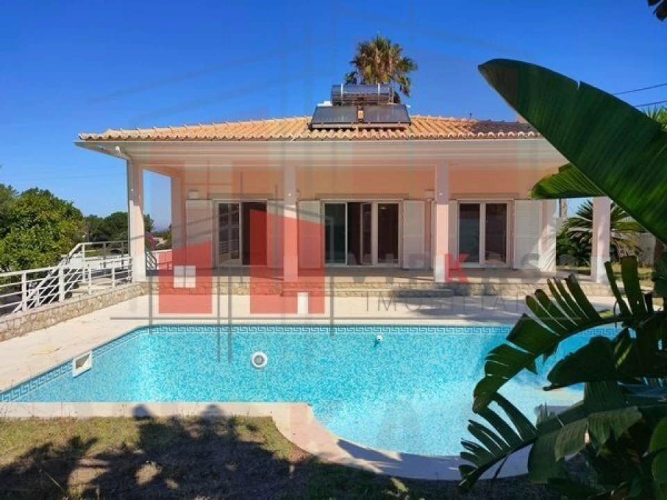 Moradia T3 para Venda em Sesimbra (Castelo) Foto 1