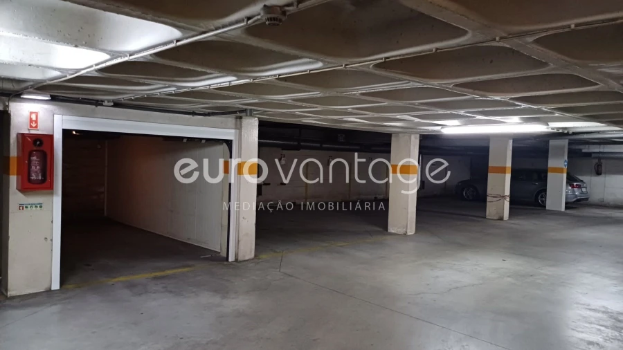 Garagem para Arrendamento em Leiria, Pousos, Barreira e Cortes Foto 5