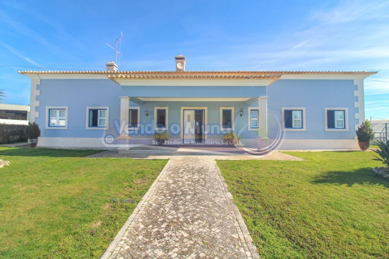 Moradia T4 para Venda em Fazendas de Almeirim Foto 1