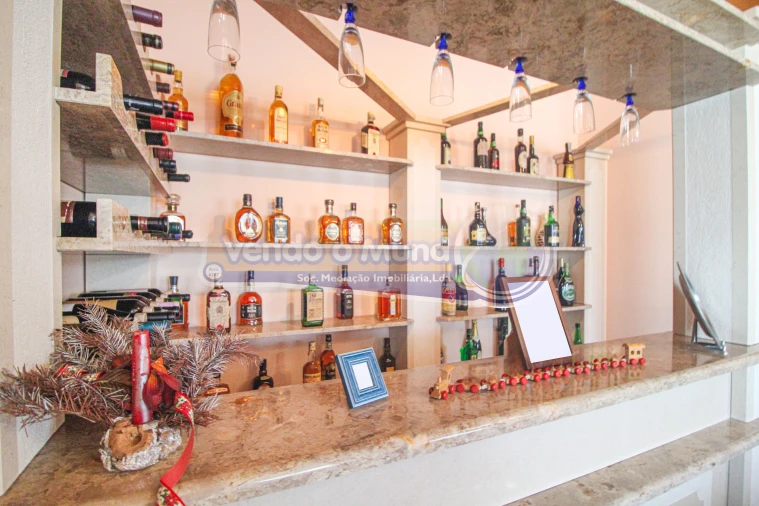 Moradia T4 para Venda em Fazendas de Almeirim Foto 16