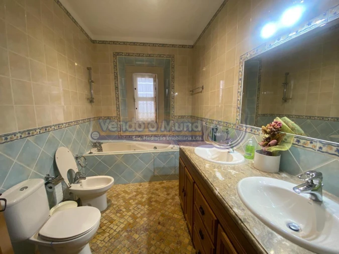 Moradia T4 para Venda em Fazendas de Almeirim Foto 16