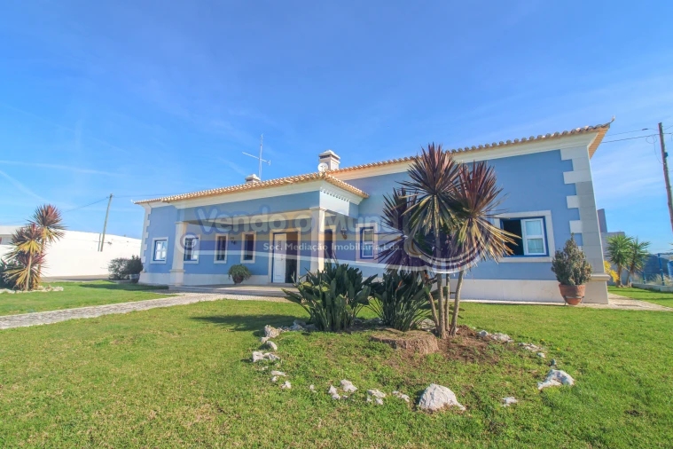 Moradia T4 para Venda em Fazendas de Almeirim Foto 3