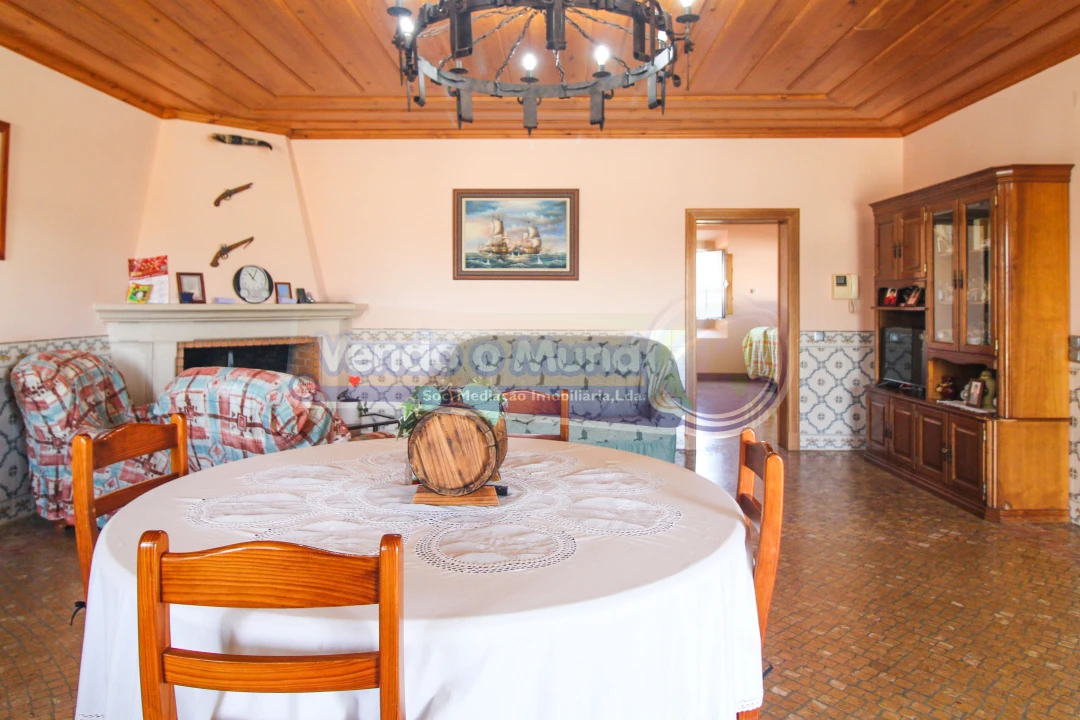 Moradia T4 para Venda em Fazendas de Almeirim Foto 10