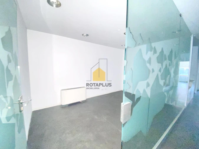 Loja para Arrendamento em Cidade da Maia Foto 5