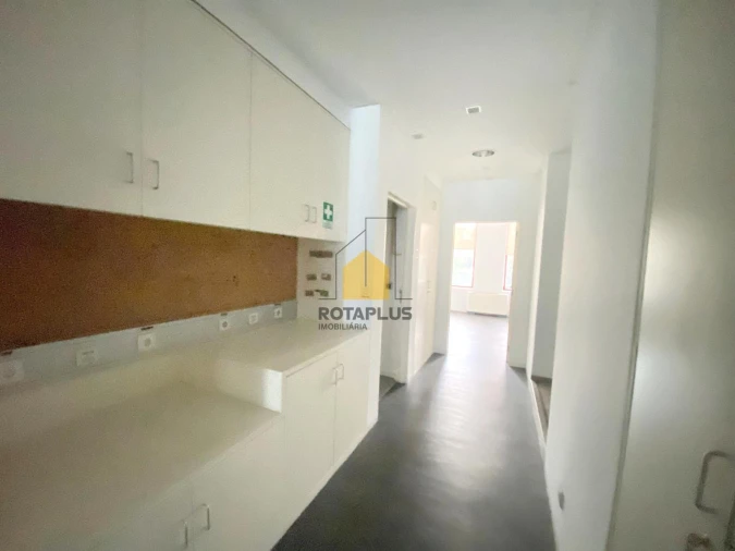 Loja para Arrendamento em Cidade da Maia Foto 11