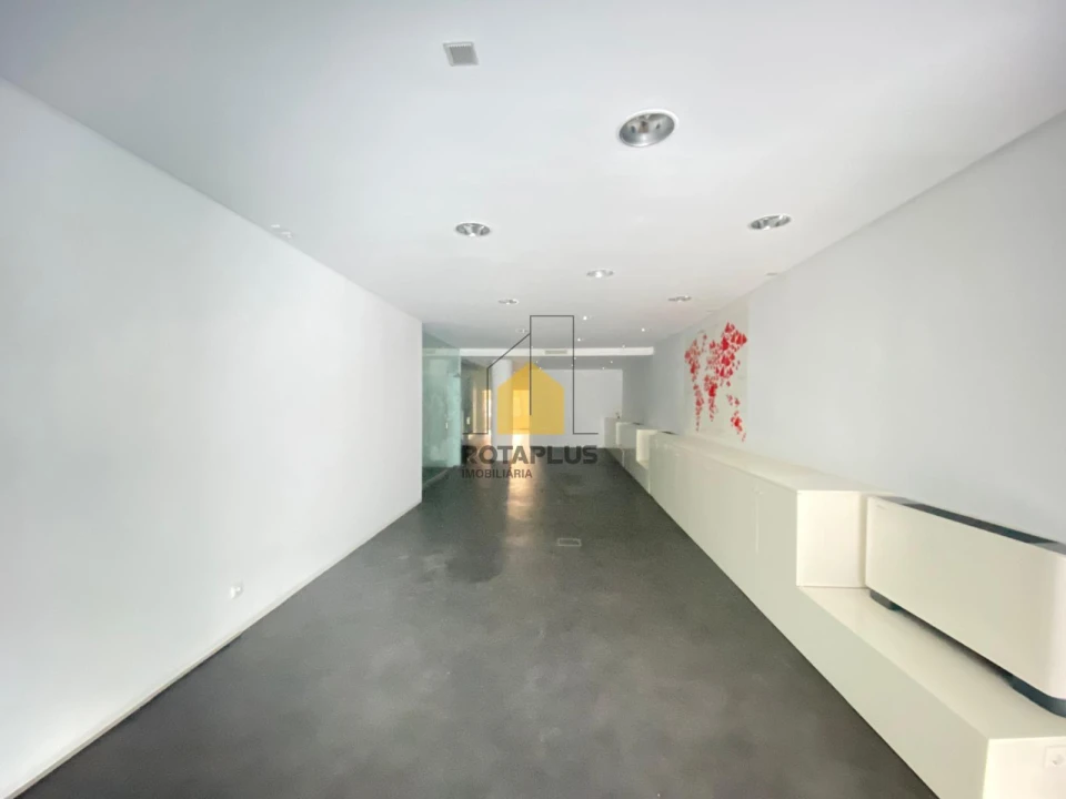 Loja para Arrendamento em Cidade da Maia Foto 1