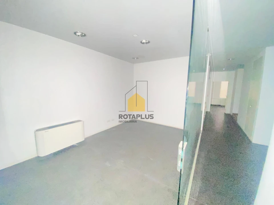 Loja para Arrendamento em Cidade da Maia Foto 4