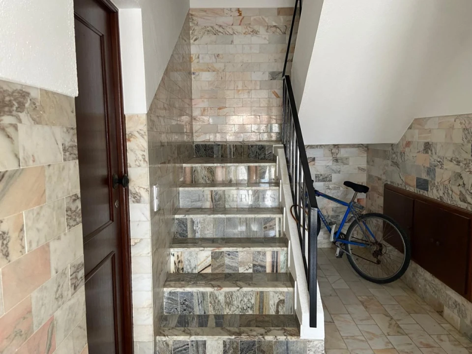 Apartamento T1 para Venda em Lagos (São Sebastião e Santa Maria) Foto 7