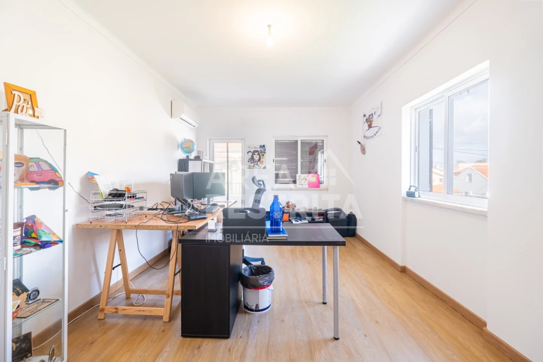 Moradia T4 para Venda em Quinta do Conde Foto 10