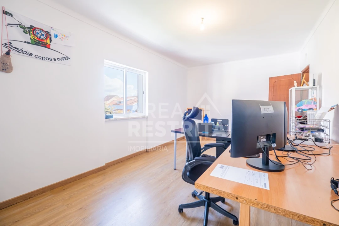 Moradia T4 para Venda em Quinta do Conde Foto 12