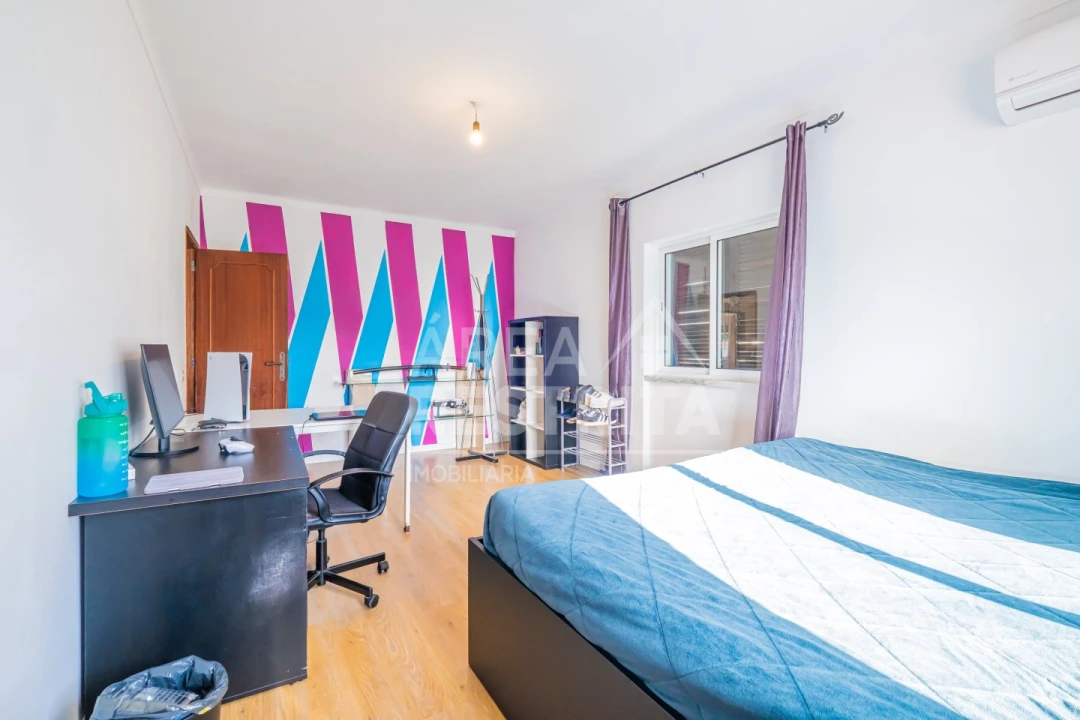 Moradia T4 para Venda em Quinta do Conde Foto 22