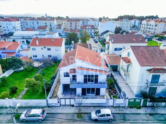 Moradia T4 para Venda em Quinta do Conde Foto 1