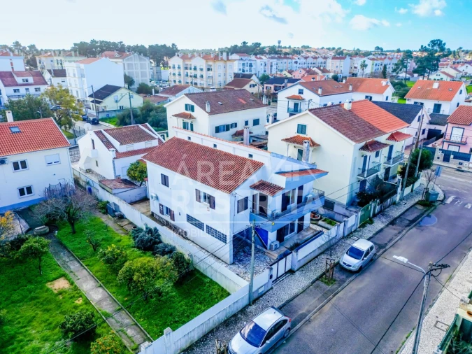 Moradia T4 para Venda em Quinta do Conde Foto 79