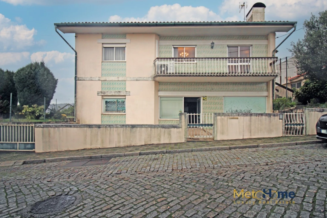 Moradia T3 para Venda em Serzedo e Perosinho Foto 1