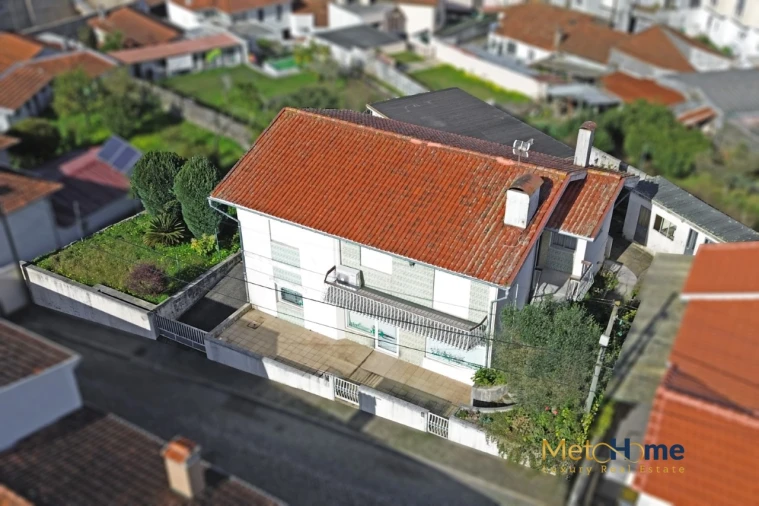 Moradia T3 para Venda em Serzedo e Perosinho Foto 1