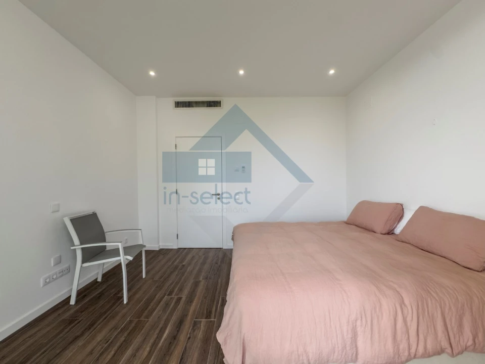 Moradia T3 para Venda em Santa Barbara de Nexe Foto 27