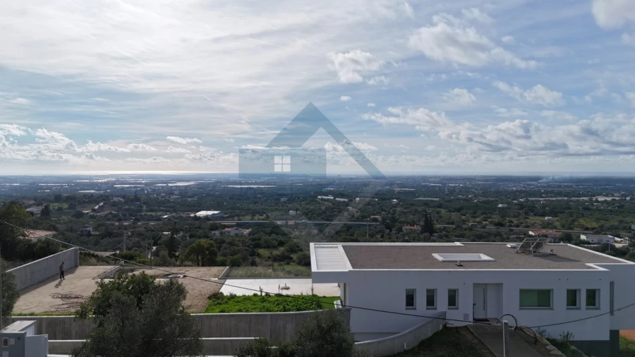 Moradia T3 para Venda em Santa Barbara de Nexe Foto 9