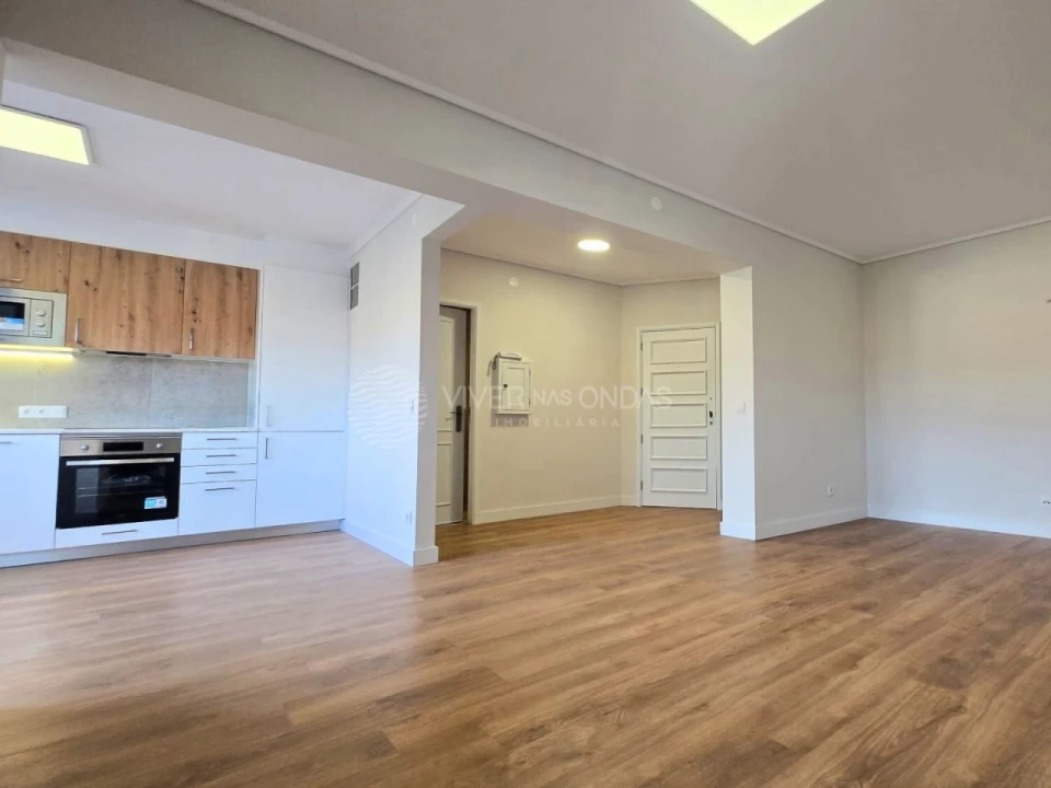 Apartamento T2 para Venda em Santa Maria de Lamas Foto 2