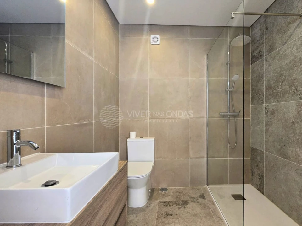 Apartamento T2 para Venda em Santa Maria de Lamas Foto 35