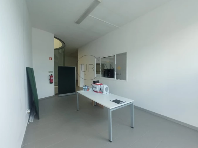 Loja para Arrendamento em Viseu Foto 3