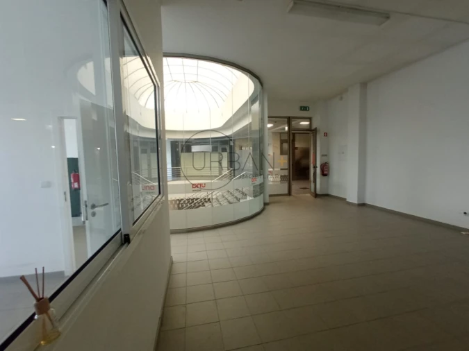 Loja para Arrendamento em Viseu Foto 5