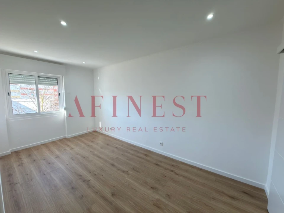 Apartamento T3 para Venda em Águas Livres Foto 13