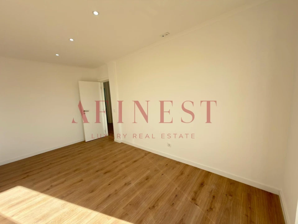 Apartamento T3 para Venda em Queluz e Belas Foto 6