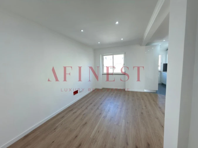 Apartamento T3 para Venda em Queluz e Belas Foto 4