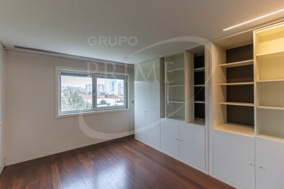 Apartamento T2 para Venda em Aldoar, Foz do Douro e Nevogilde
