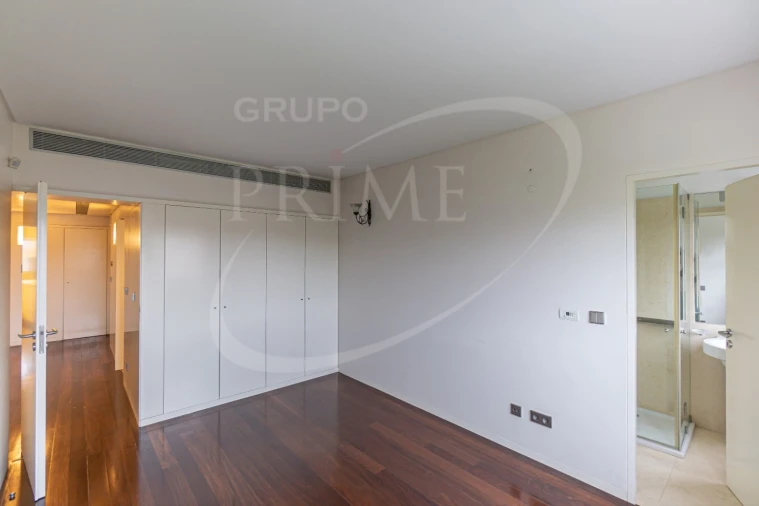 Apartamento T2 para Venda em Aldoar, Foz do Douro e Nevogilde Foto 26