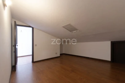 Moradia T4 para Venda em Braga (São José de São Lázaro e São João do Souto)