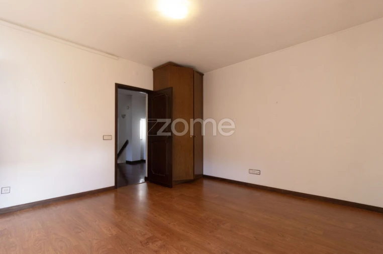 Moradia T4 para Venda em Braga (São José de São Lázaro e São João do Souto) Foto 31