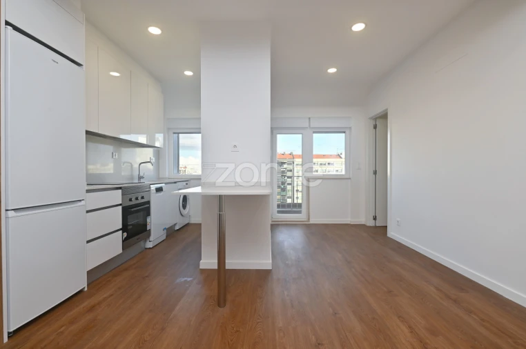 Apartamento T2 para Arrendamento em Avenidas Novas Foto 4
