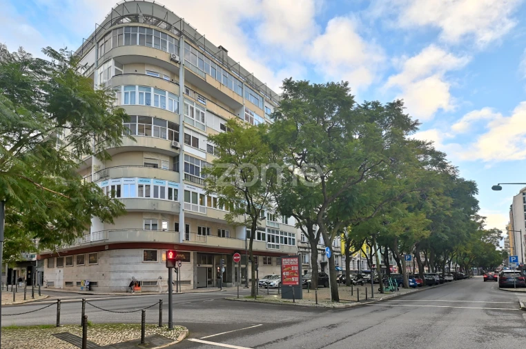 Apartamento T2 para Arrendamento em Avenidas Novas Foto 2