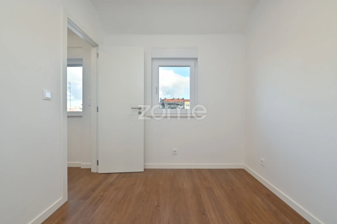 Apartamento T2 para Arrendamento em Avenidas Novas Foto 11