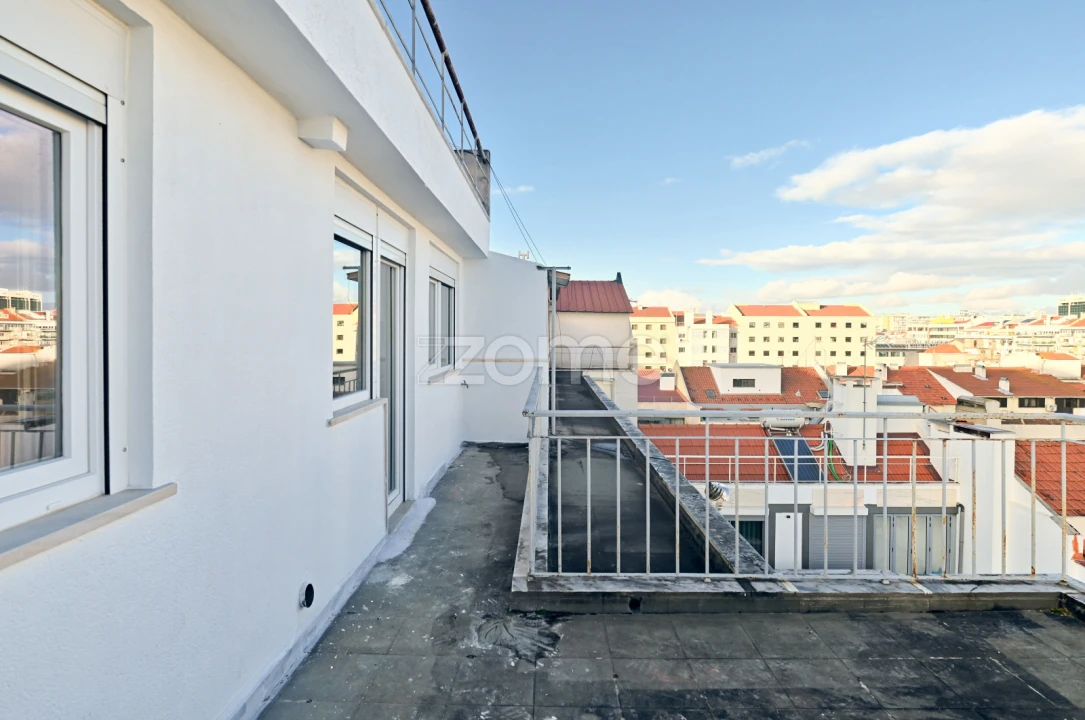 Apartamento T2 para Arrendamento em Avenidas Novas Foto 9