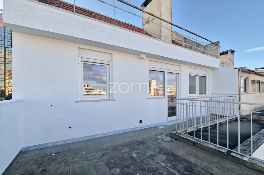 Apartamento T2 para Arrendamento em Avenidas Novas Foto 10