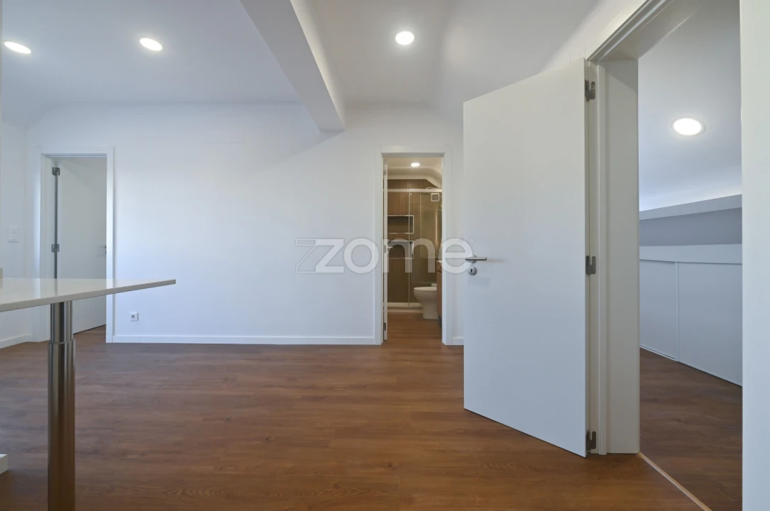 Apartamento T2 para Arrendamento em Avenidas Novas Foto 17