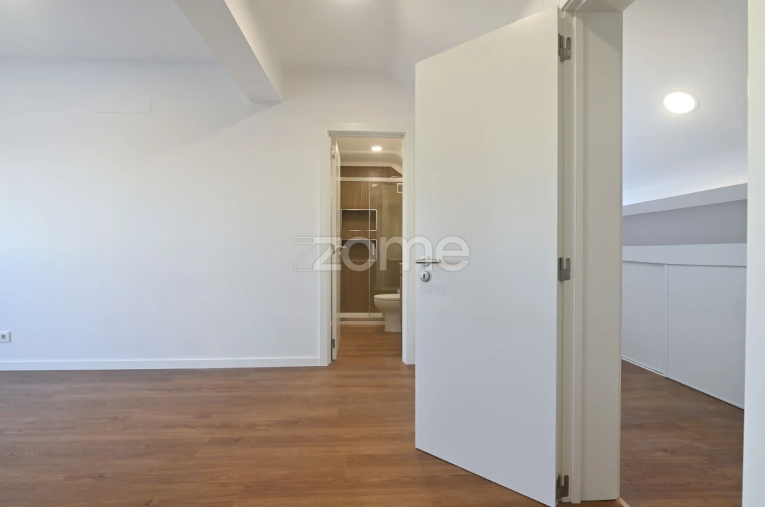 Apartamento T2 para Arrendamento em Avenidas Novas Foto 18