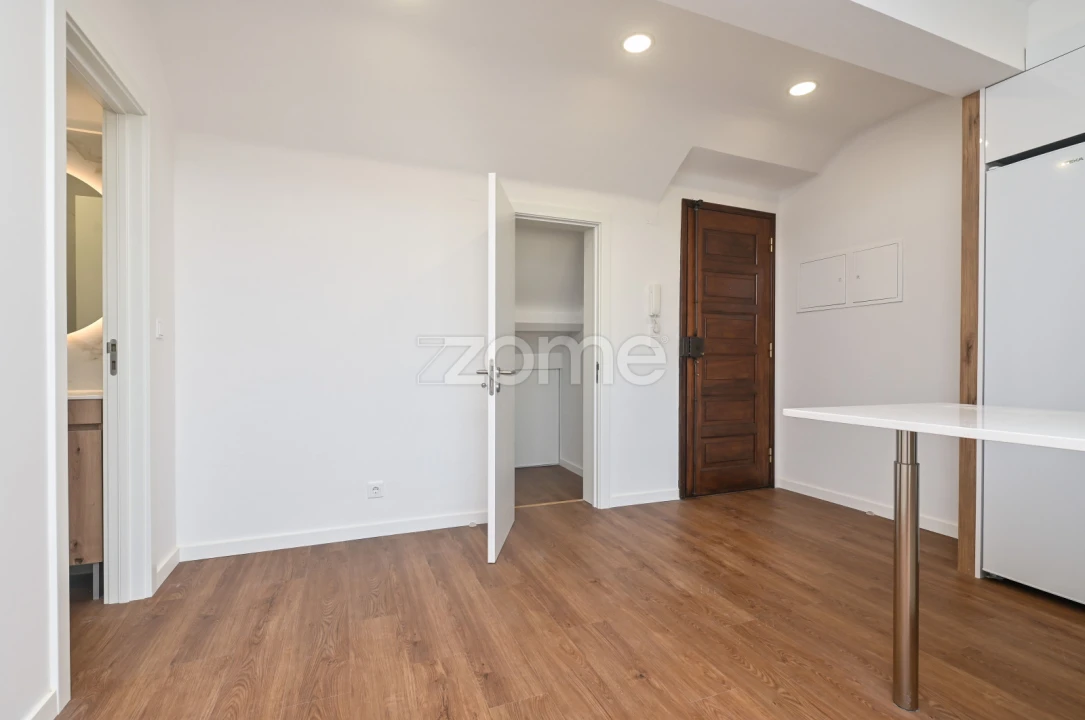 Apartamento T2 para Arrendamento em Avenidas Novas Foto 14