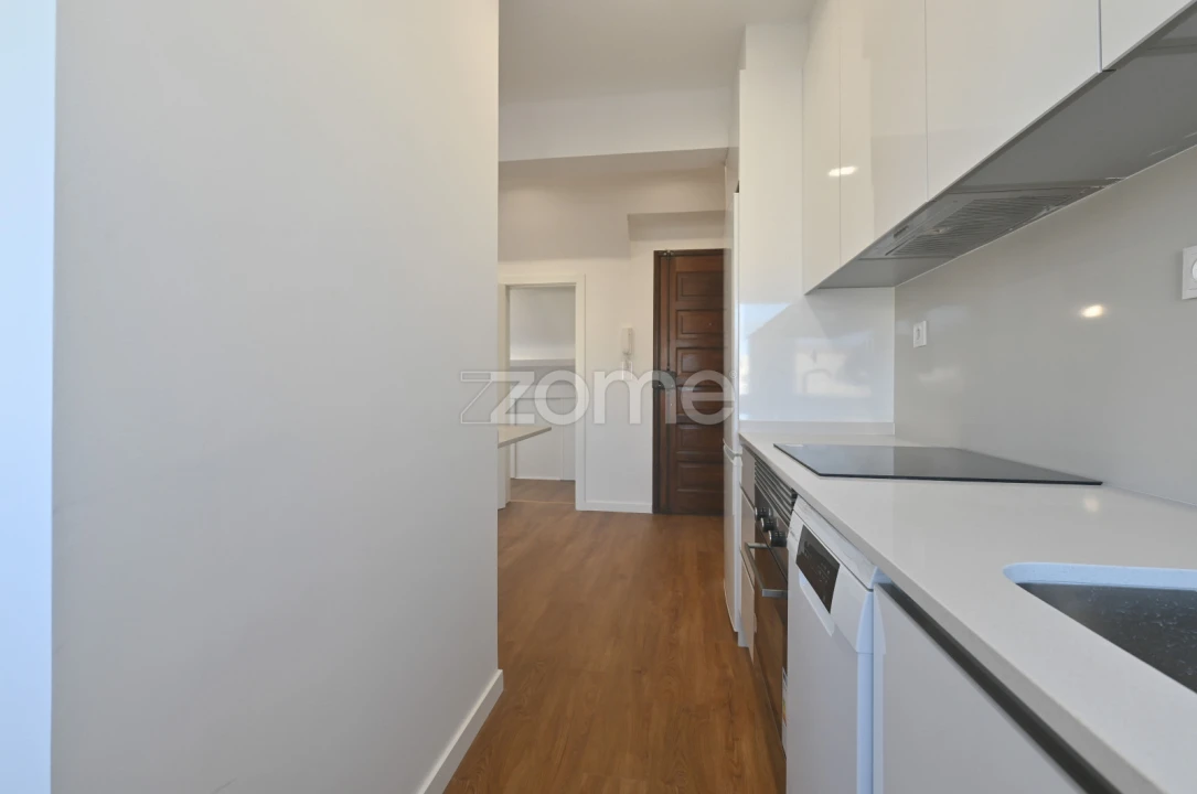Apartamento T2 para Arrendamento em Avenidas Novas Foto 6