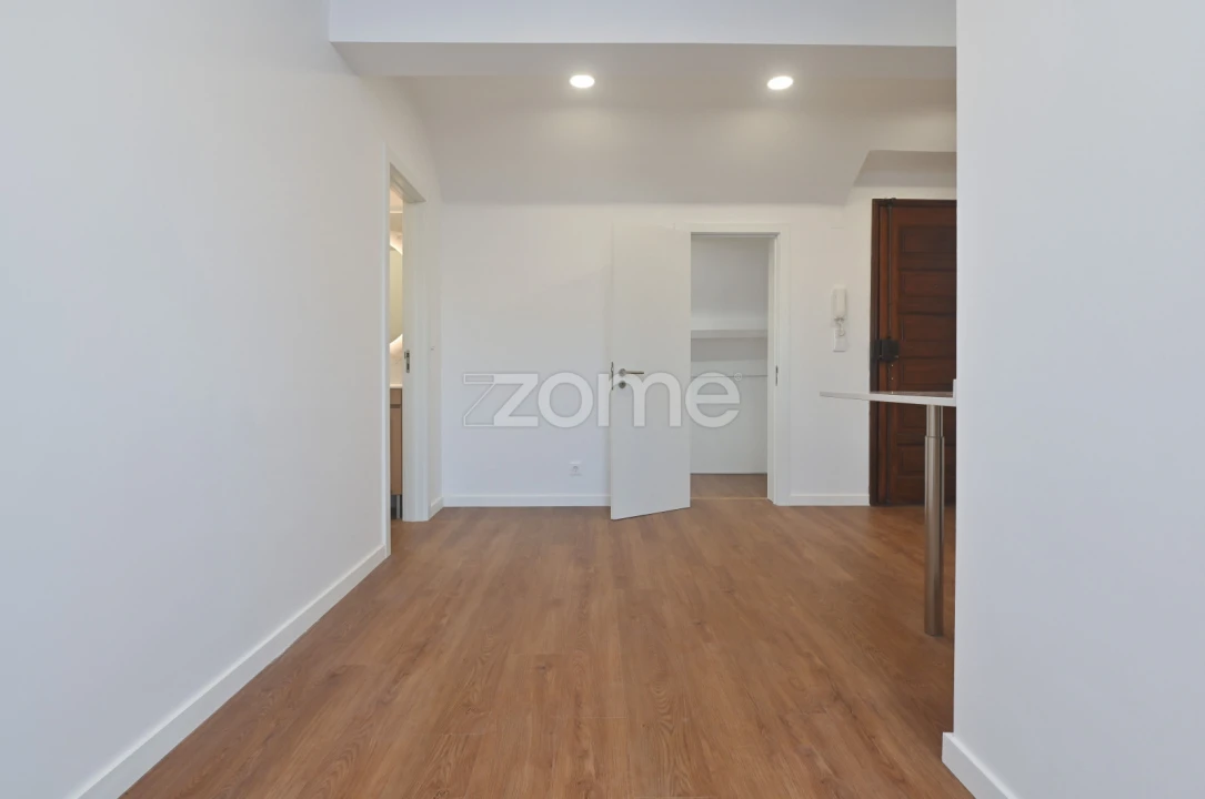 Apartamento T2 para Arrendamento em Avenidas Novas Foto 16