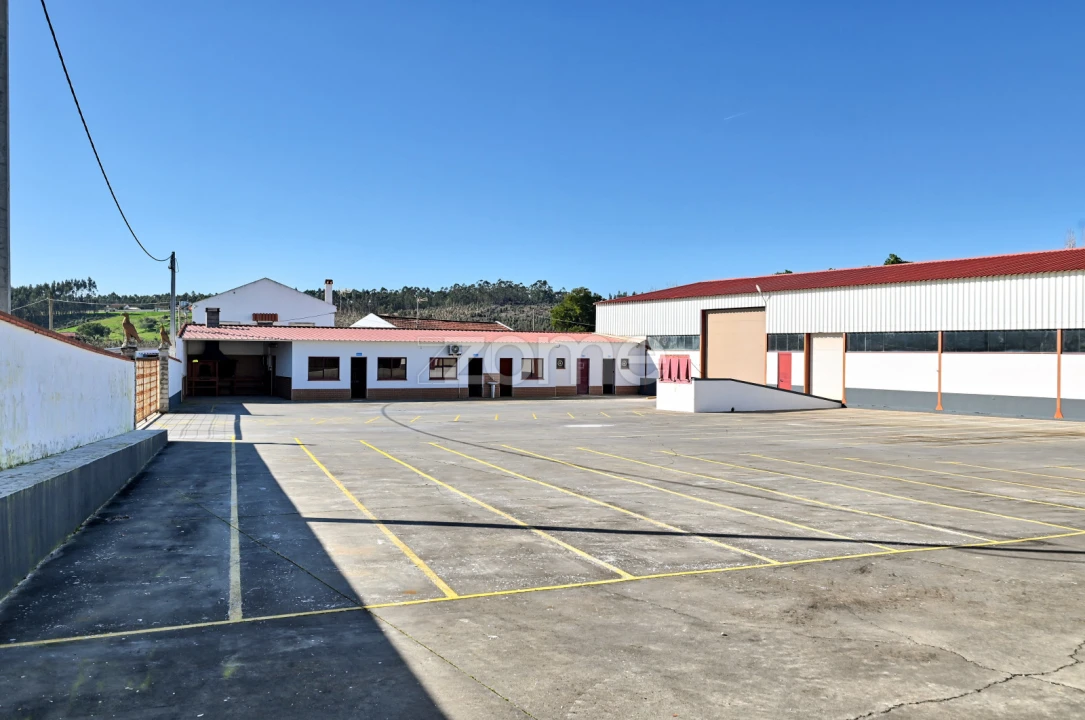 Terreno Comércio / Armazém para Venda em Maxial e Monte Redondo Foto 3