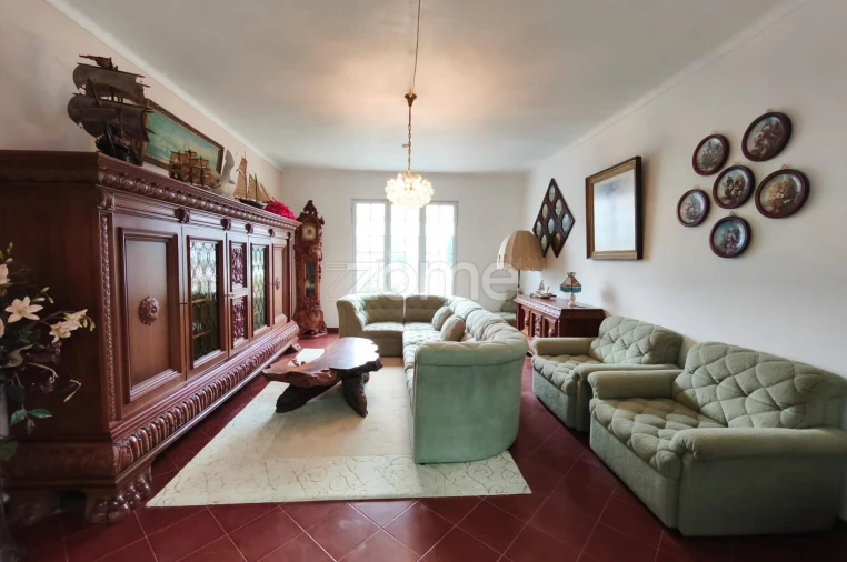 Moradia T3 para Venda em Pico da Pedra Foto 3