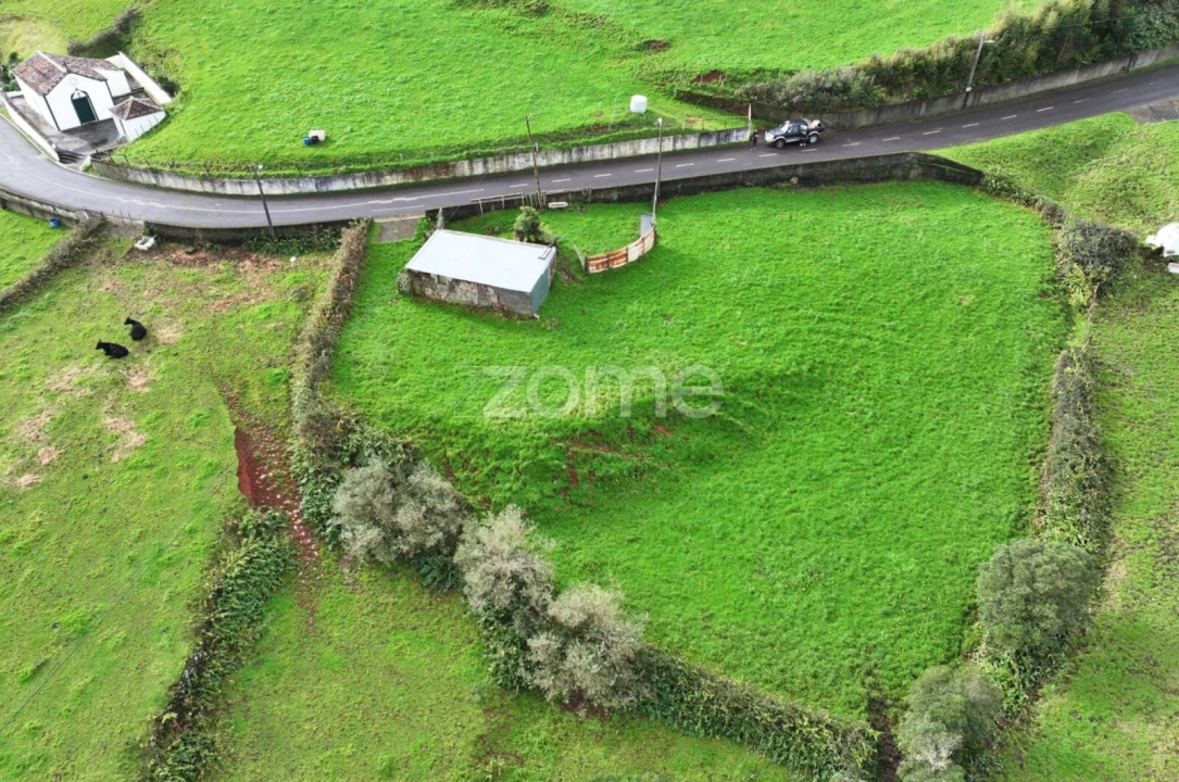 Moradia T2 para Venda em Santo Espirito Foto 4