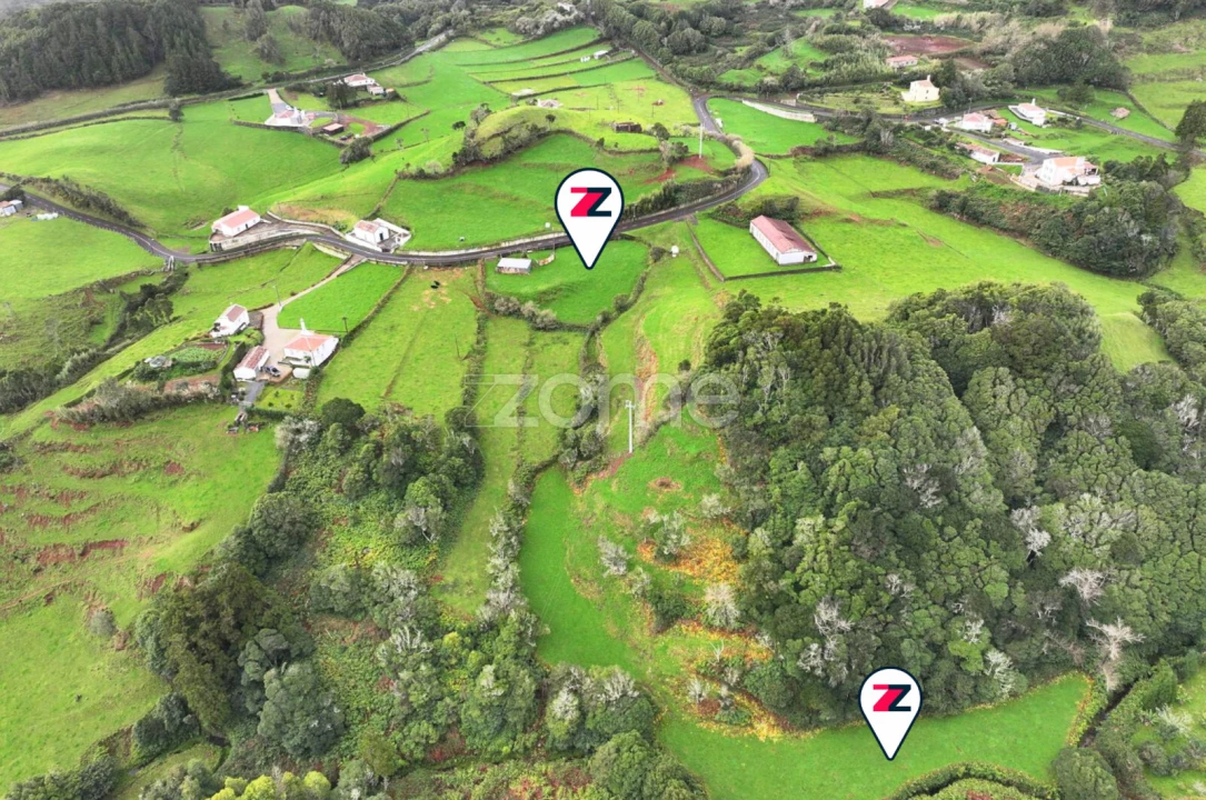 Moradia T2 para Venda em Santo Espirito Foto 1