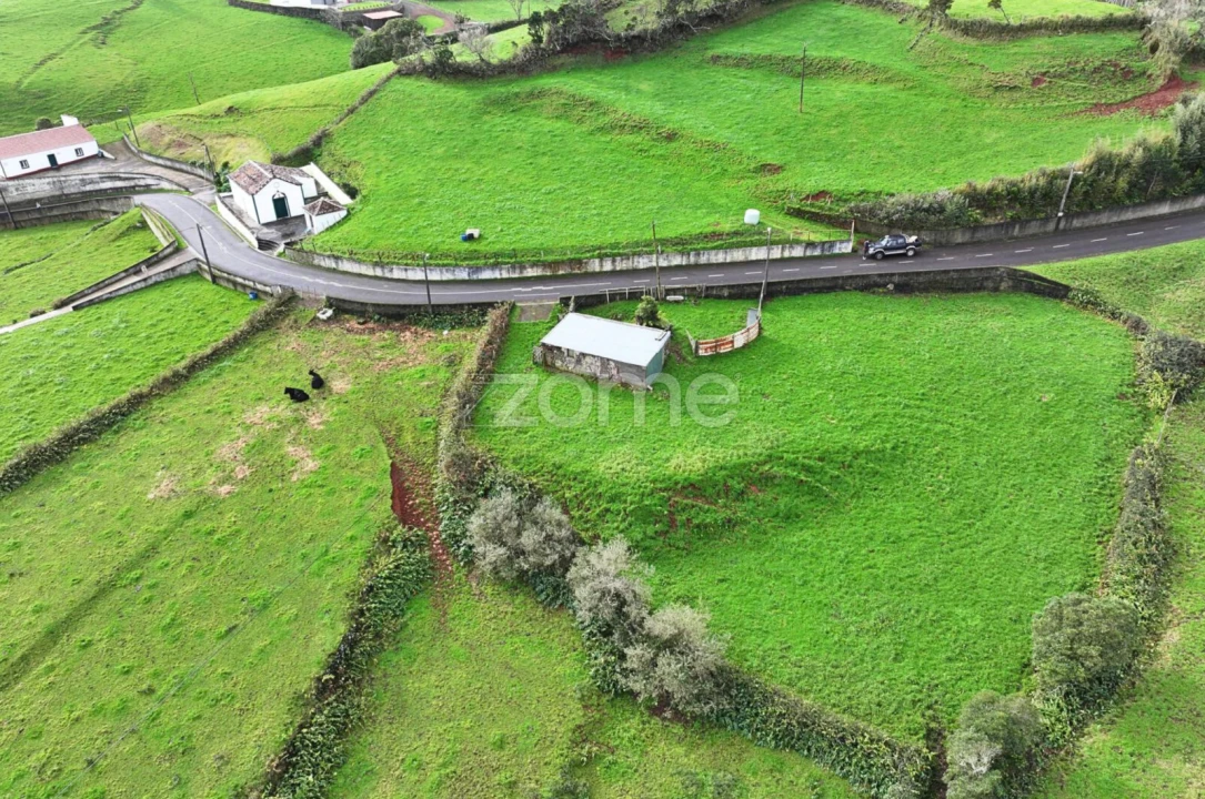 Moradia T2 para Venda em Santo Espirito Foto 7